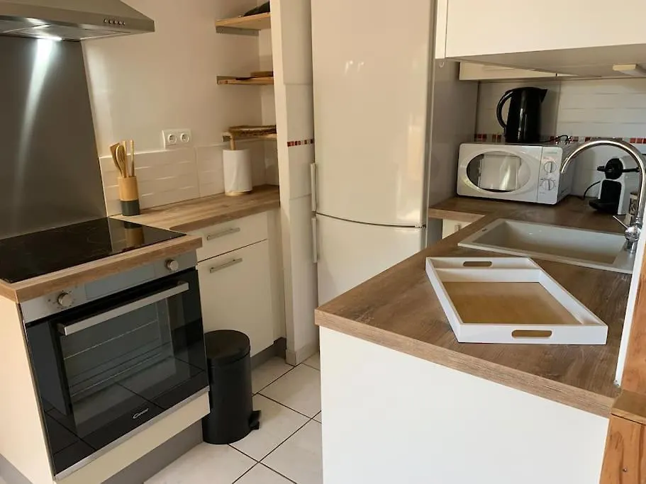 Charmant T2 Renove Proche Plage Et Commerces Bormes-les-Mimosas Apartment
